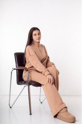 Костюм жіночий